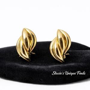 Vintage Gold Colored Wheat Grain Clip-ons Earrings Retro Twist